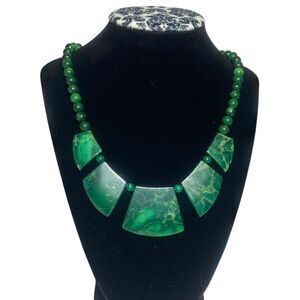 Vintage Estate Jewelry Emerald Green Dyed Stone Necklace Chunky Beaded 18 in